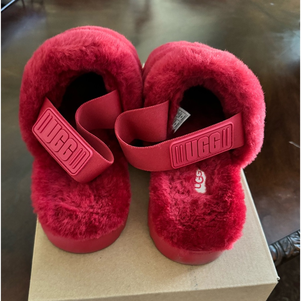 Uggs Fluff Slides size 6